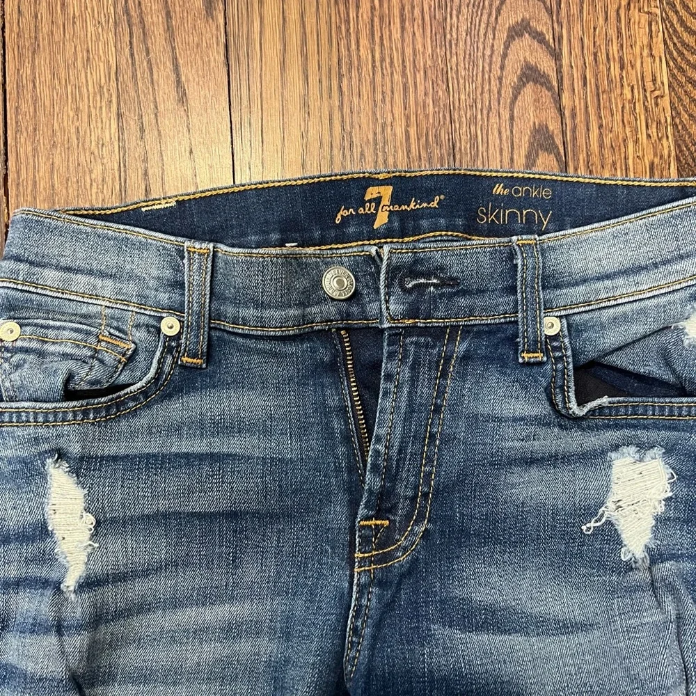 SEVEN JEANS- ANKLE SKINNY IN DISTRESSED LIGHT - Picture 8 of 10